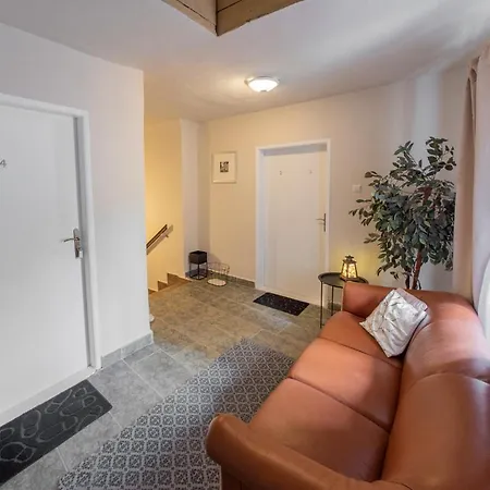Frauenberg Homestay *
