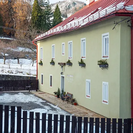 Frauenberg Homestay *