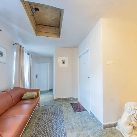 Frauenberg Homestay *