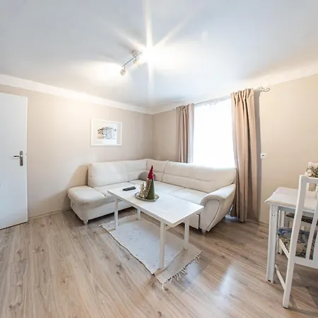 Frauenberg Homestay *